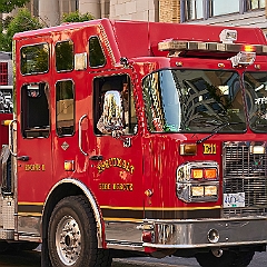 385
